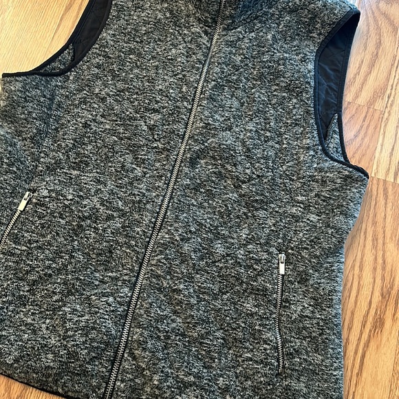Abercrombie & Fitch Grey Vest (L) - Picture 2 of 4